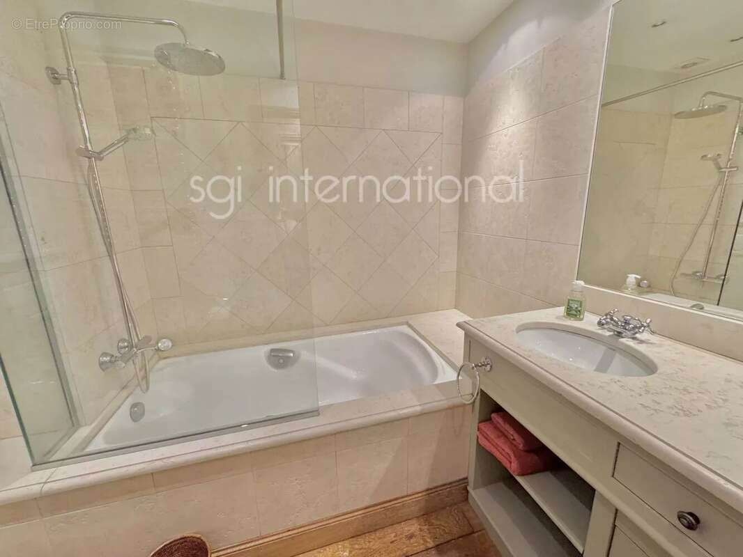 Appartement à SAINT-TROPEZ