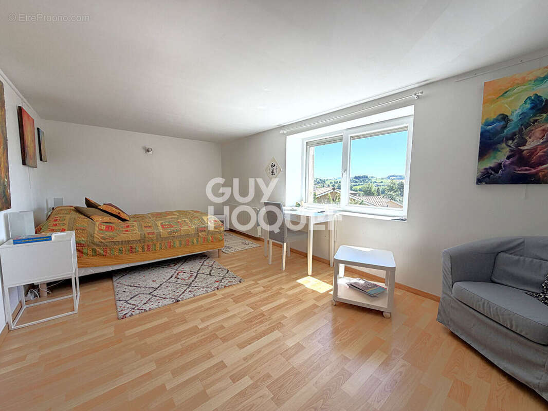Appartement à SAINT-SYMPHORIEN-SUR-COISE