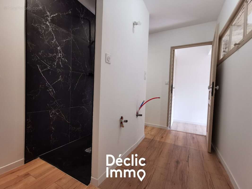 La Rochénard (79)  Maison en pierre entièrement rénovée  121 m²  Environnement calme - photo 9