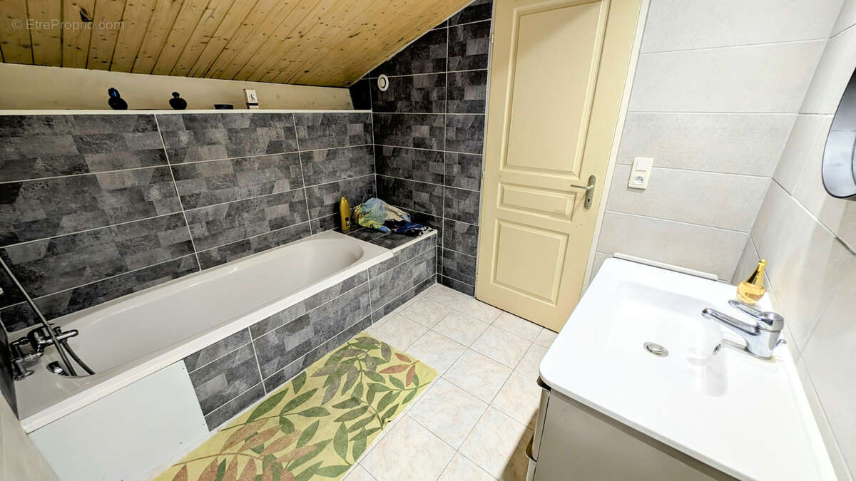 Maison à SAINT-JEAN-LASSEILLE