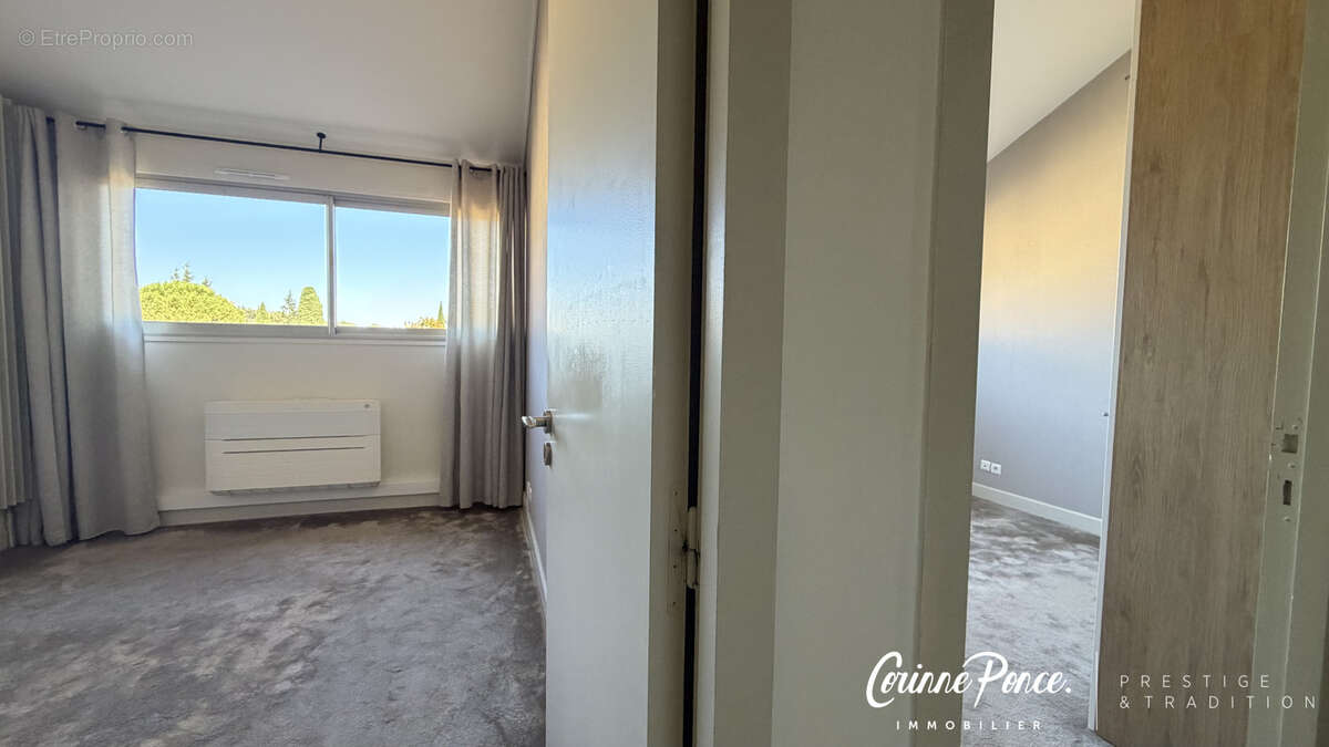 Nimes centre quartier residentiel cigale superbe appartement p5 terrasses cave parking prive dans residence av - photo 9