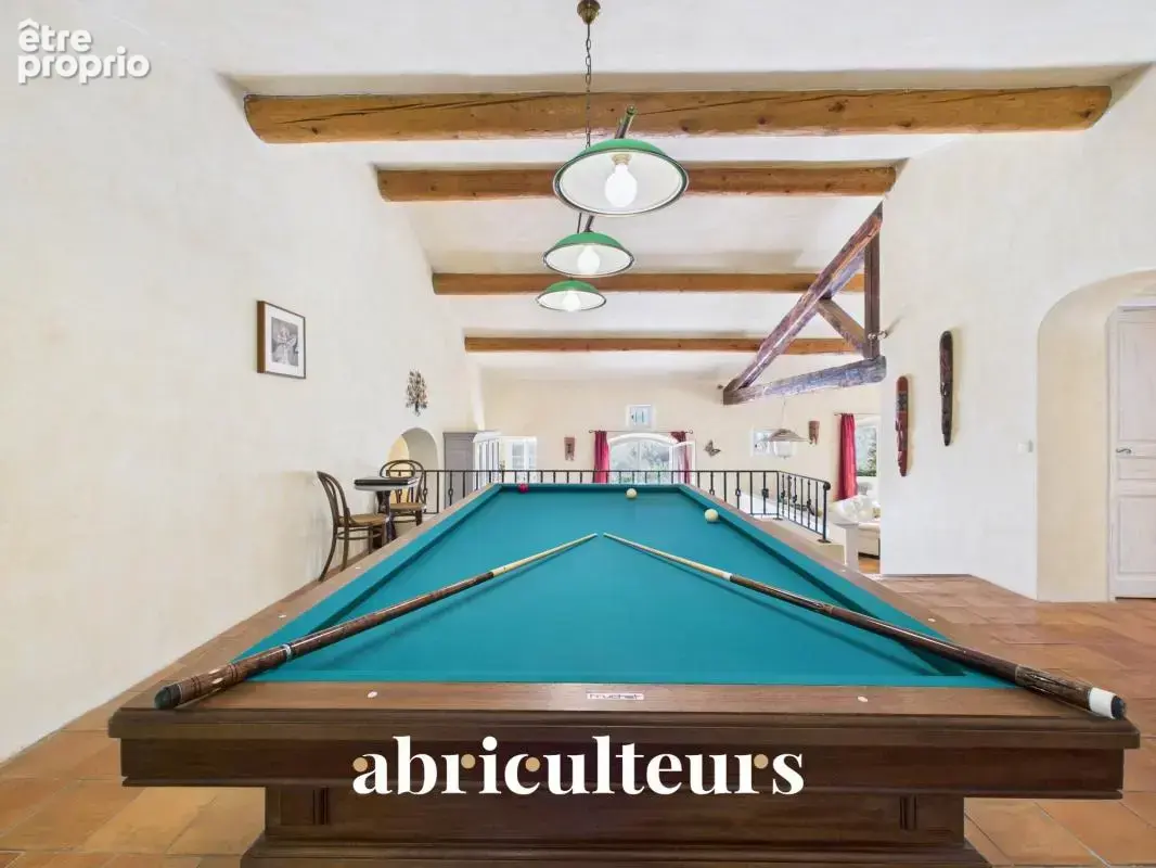 Splendide villa de 296 m² avec piscine, sauna, spa, terrain de 1,2 ha et vue exceptionnelle à Rognes (13840) - photo 11