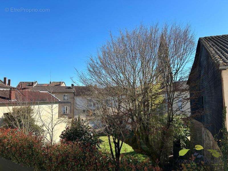 Appartement à SAINT-LEONARD-DE-NOBLAT