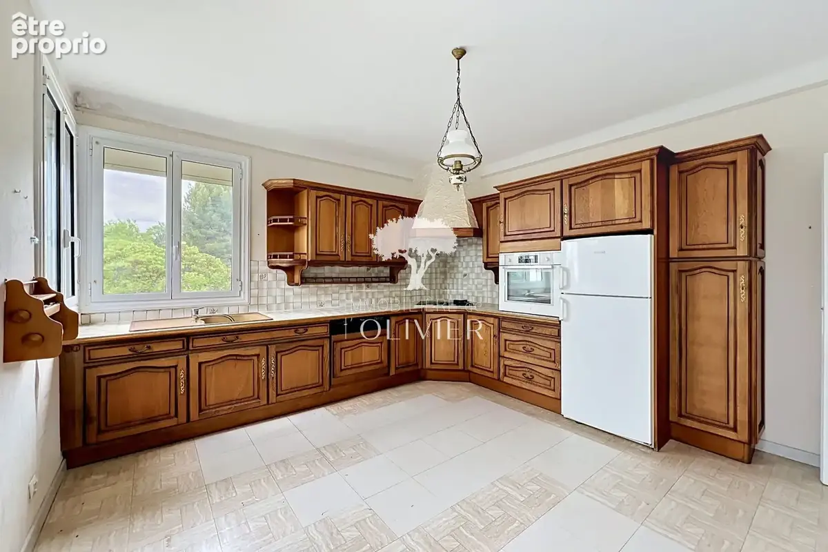 Maison 5 pièces 94 m² à vendre à Apt (84400) - photo 2