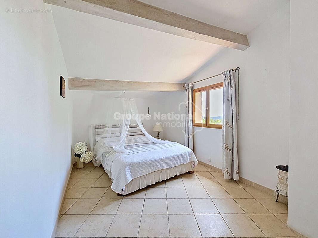 Charmante maison de village avec jardin, garage et espace indépendant - 130m² - photo 8