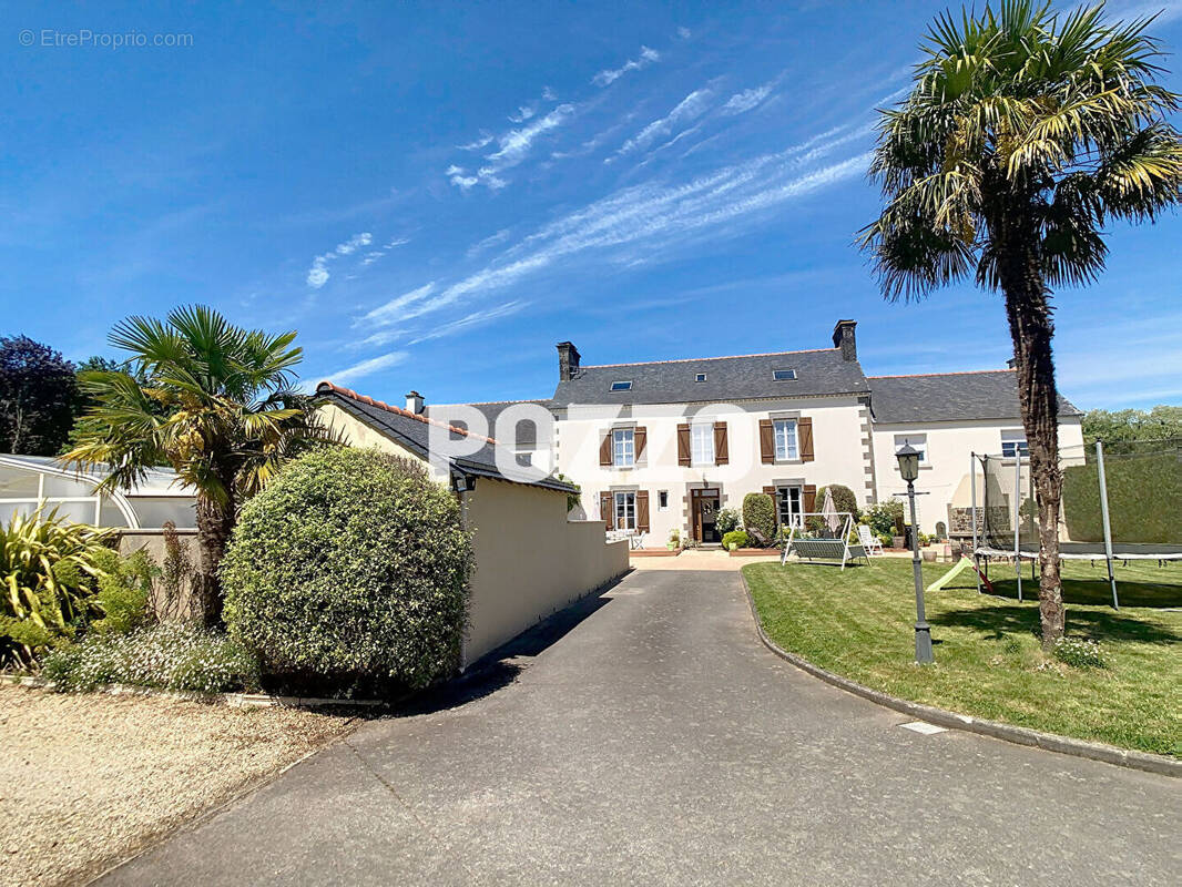 Maison à ROZ-LANDRIEUX