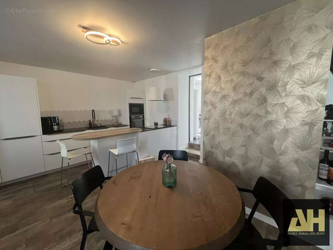 Maison à LE RELECQ-KERHUON