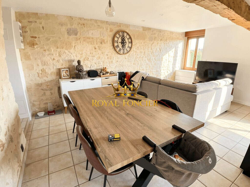 Maison à THURE