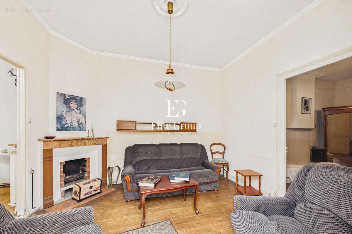 A Vendre Maison à Rénover - Rochefort - 6 Pièces - 146 m² - photo 5