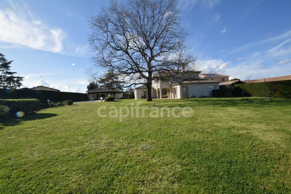 Villa familiale de standing - 4 chambres - piscine - pool house - double garage à MARMANDE (47) - photo 16