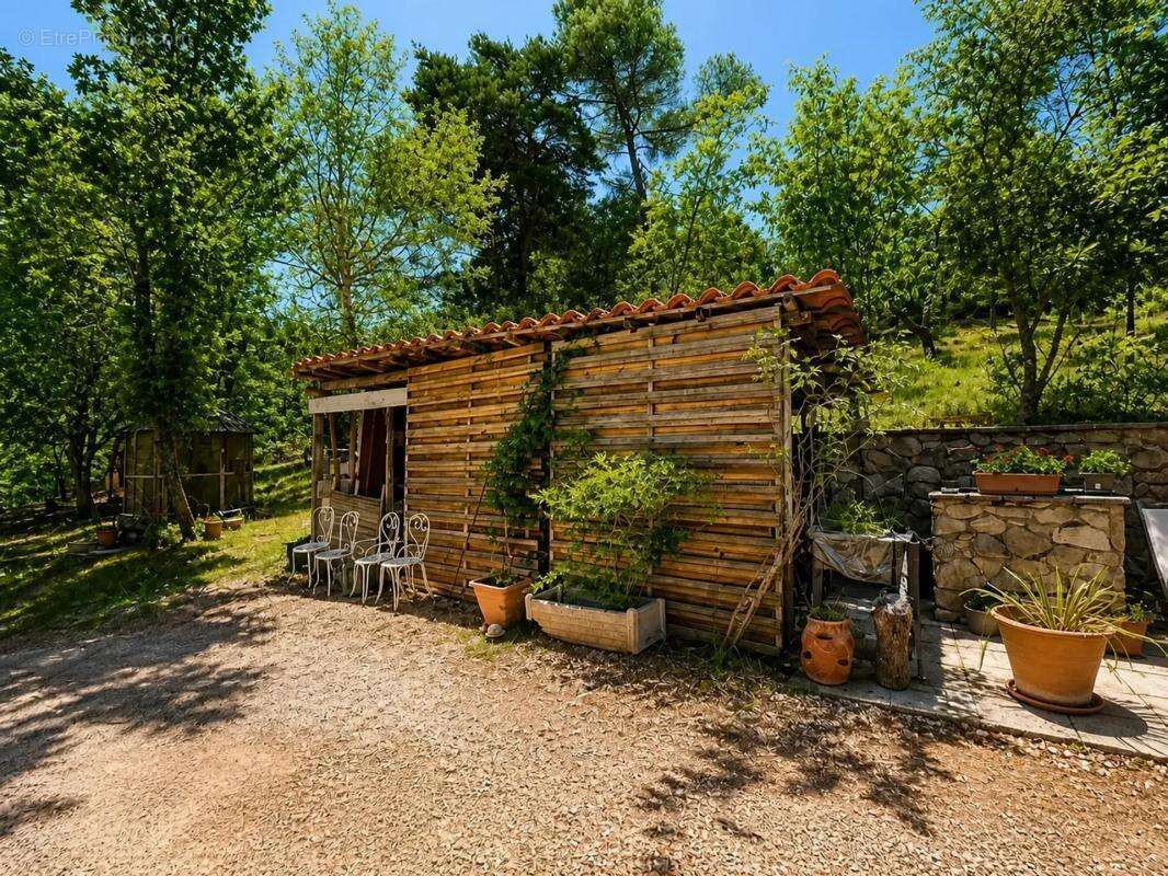 Maison de 7 pièces d'environ 196 m² à Esparron-de-Verdon - photo 5