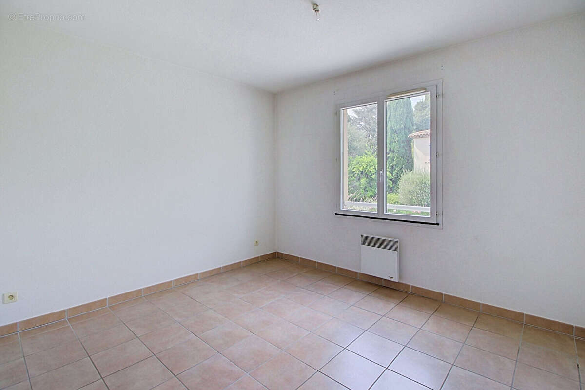 A VENDRE EXCLUSIVITE ! Appartement Lorgues 4 pièces 80 m² - photo 14
