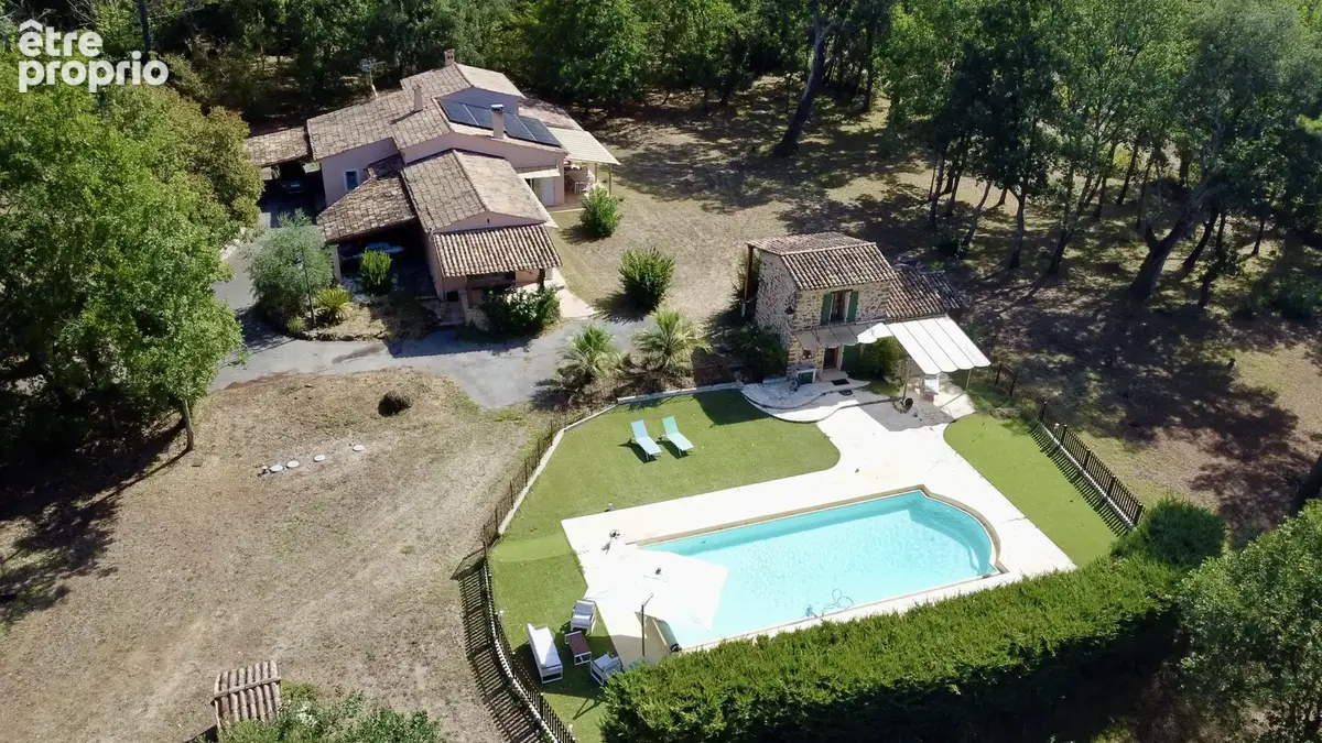 Élégante propriété avec villa principale, mazet en pierres et piscine - photo 9