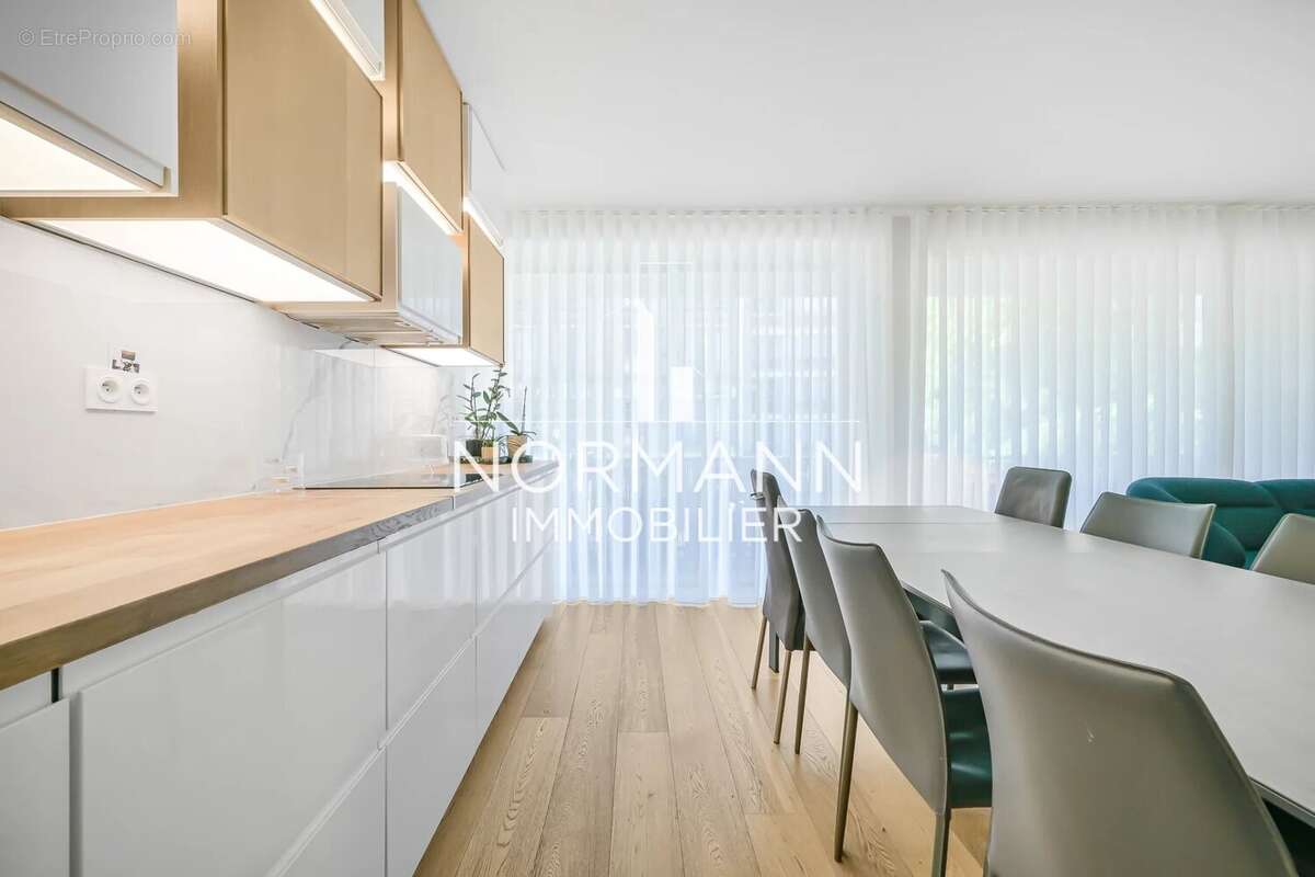 Appartement à LEVALLOIS-PERRET