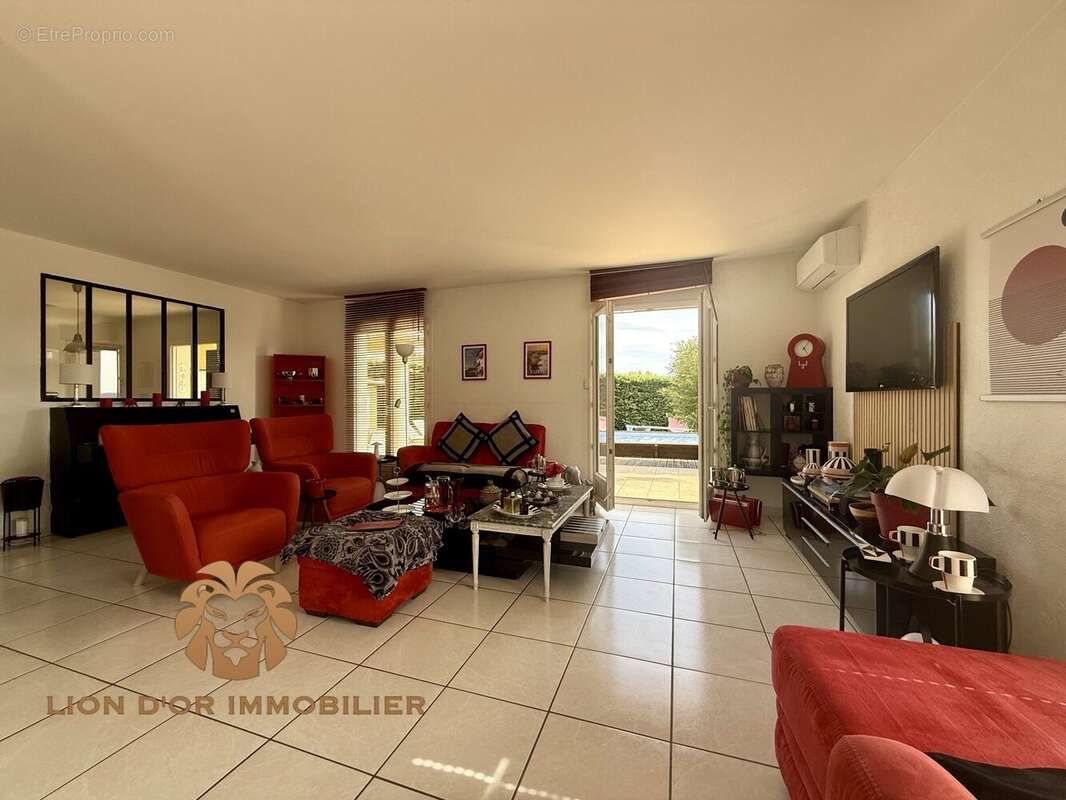 Maison 145 m² à Genay  - photo 5