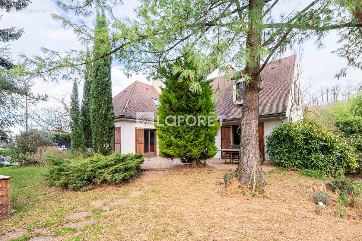 Maison à LA CELLE-SAINT-CLOUD