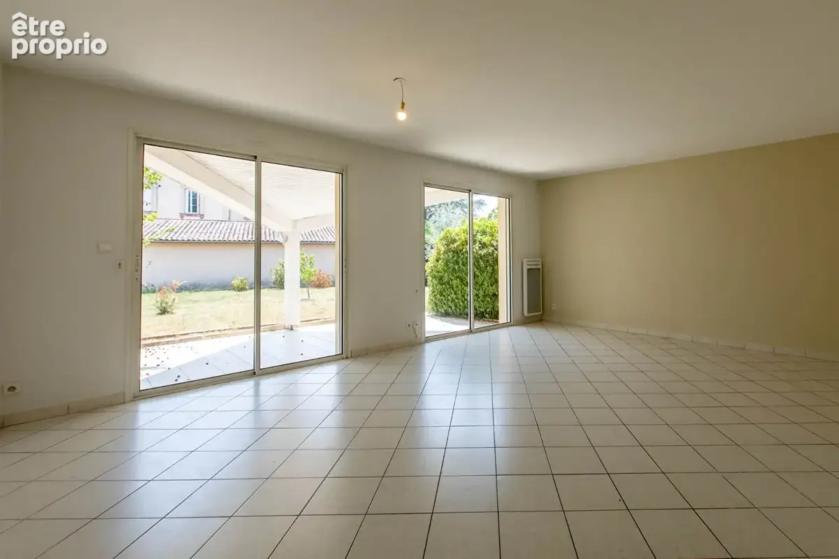 Maison de plain-pied : 3 chambres, jardin et garage - photo 2