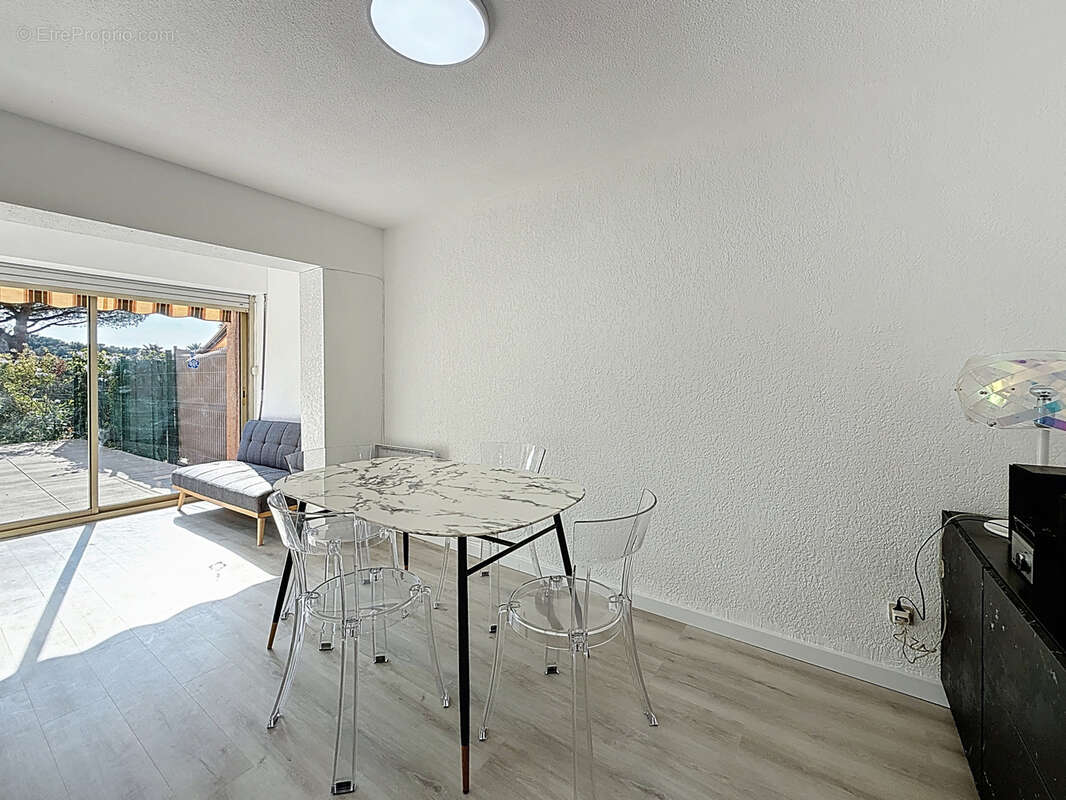 Appartement à SIX-FOURS-LES-PLAGES