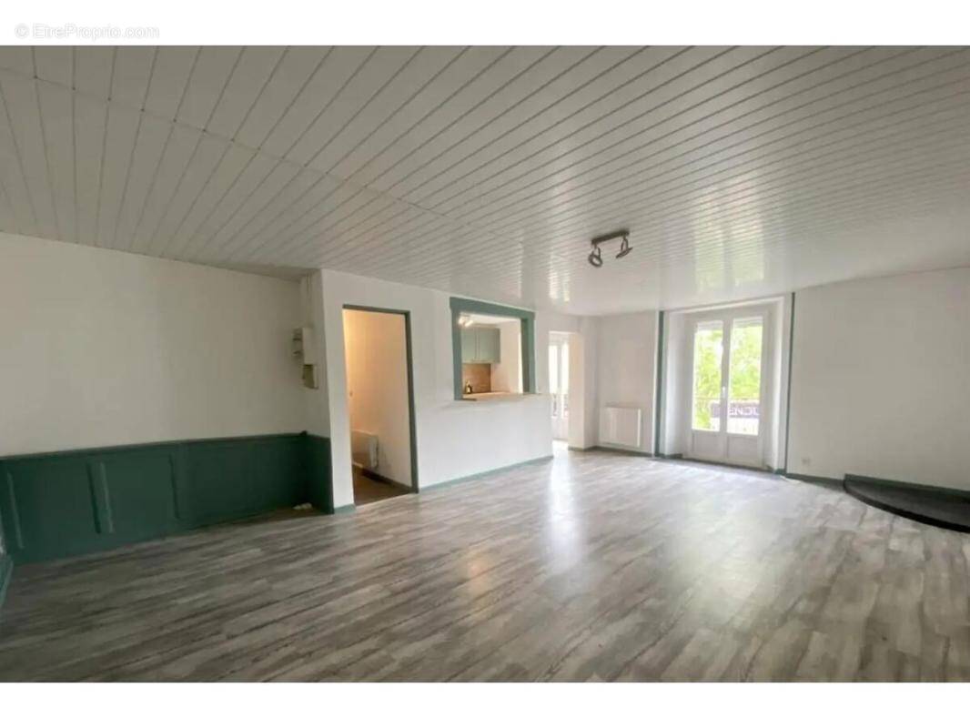 Appartement à SAINT-MEEN-LE-GRAND