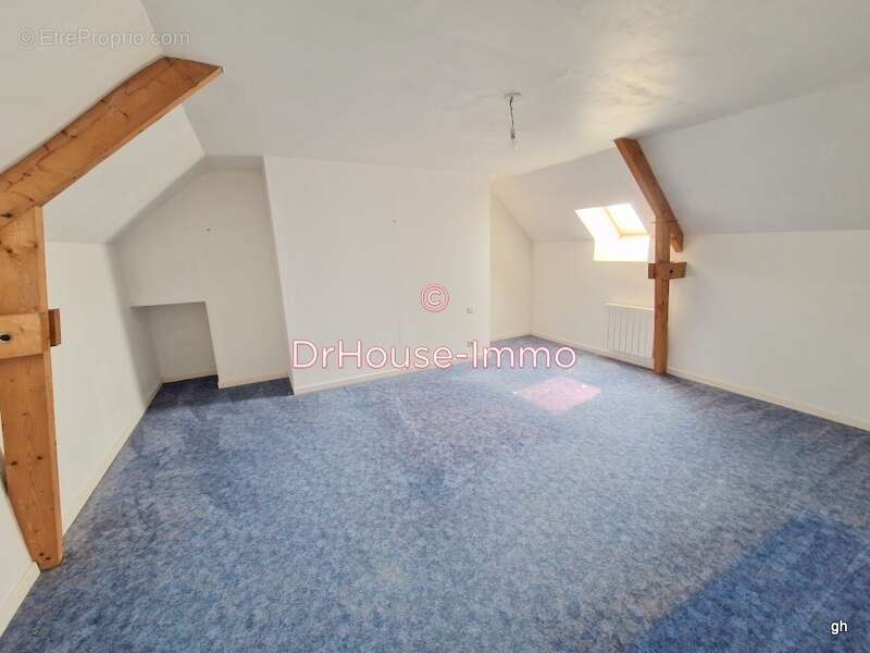 Maison à LOUVIGNE-DU-DESERT