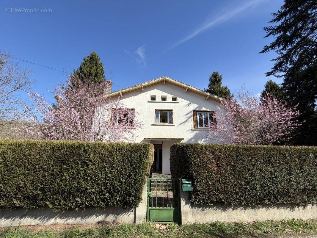 Maison à OUST