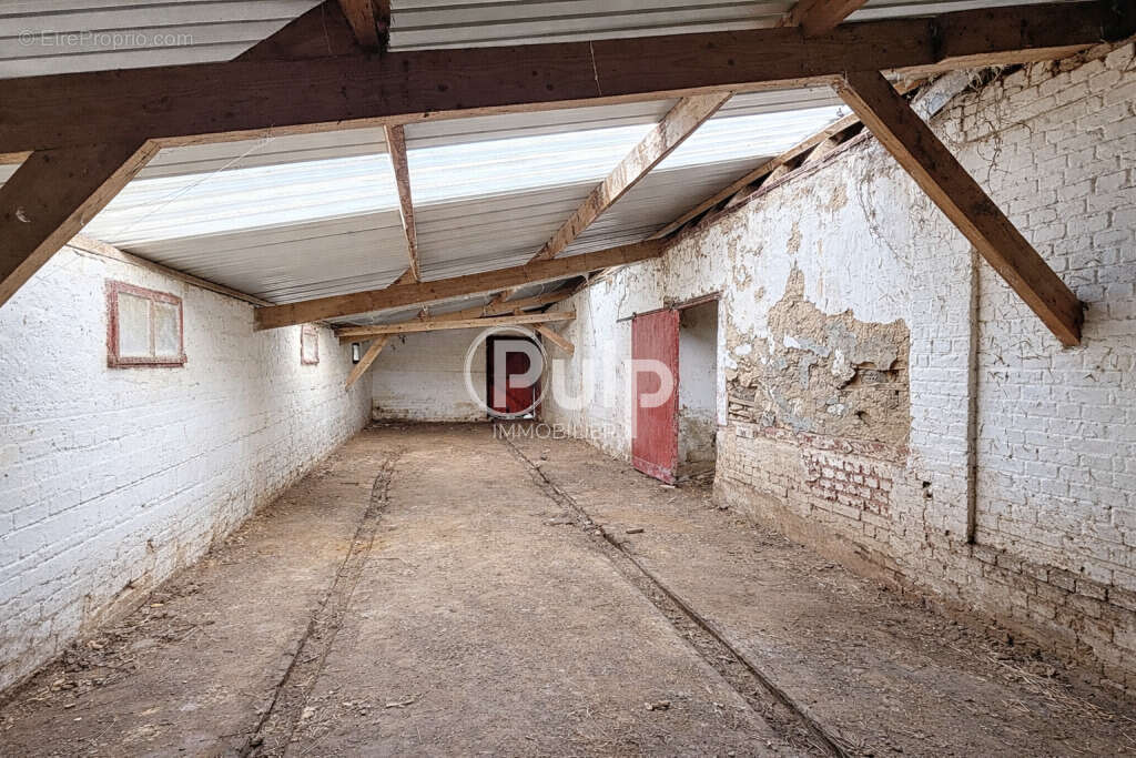 Charmante fermette avec dépendances et hangar sur plus de 4 000 m² - photo 10