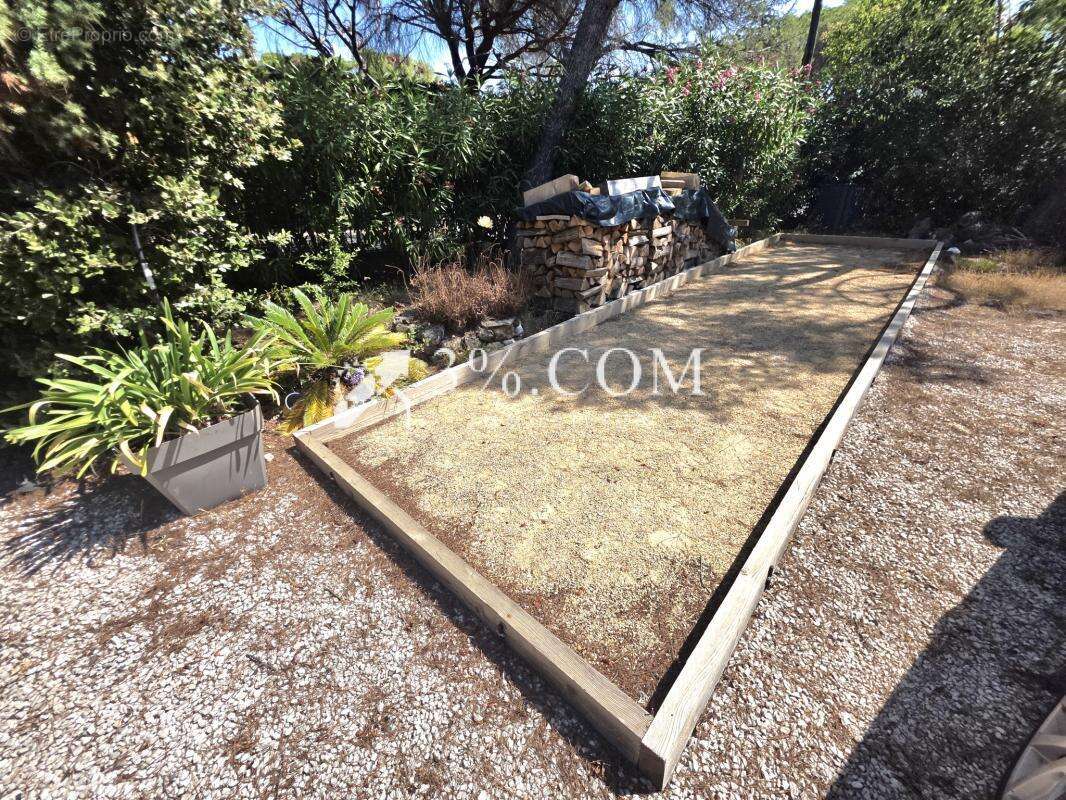 Villa rénovée avec piscine au calme - photo 19