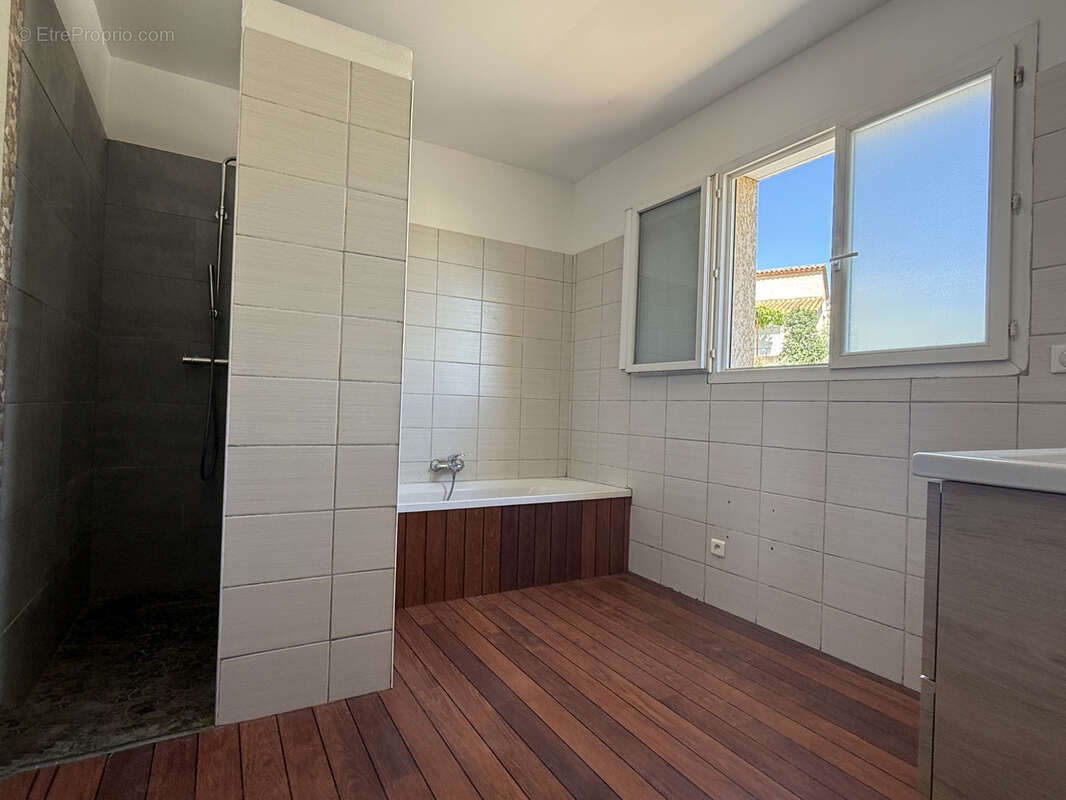 Maison à SAINT-BAUZILLE-DE-PUTOIS