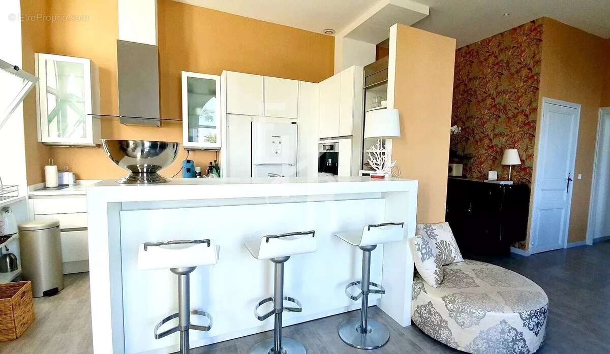 Appartement à VALLAURIS