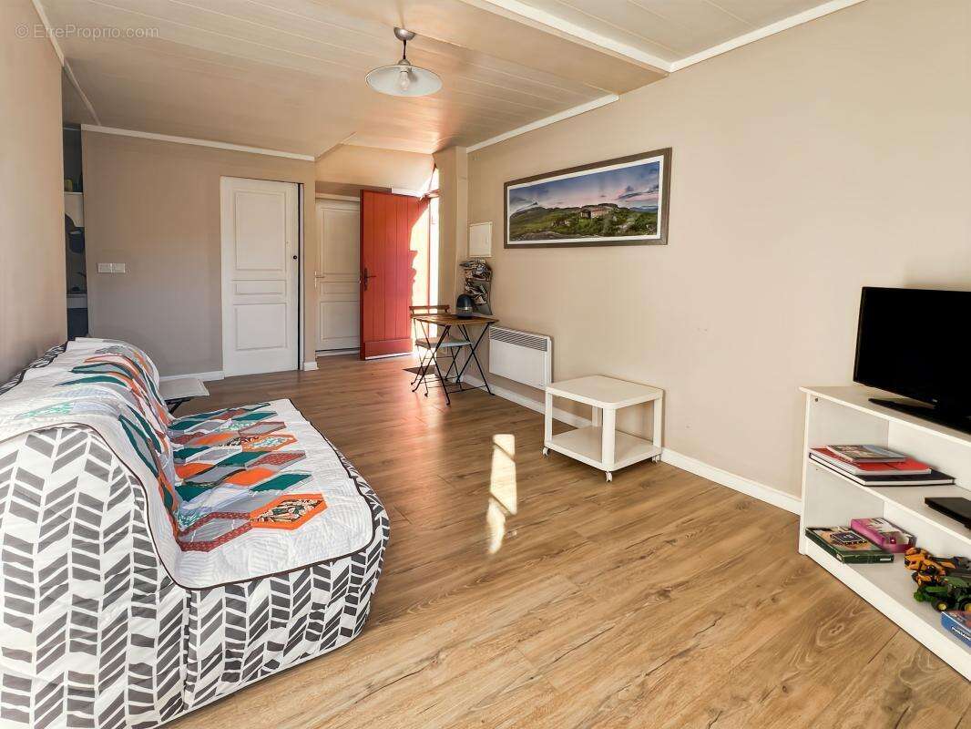 Appartement à LA BASTIDE-CLAIRENCE