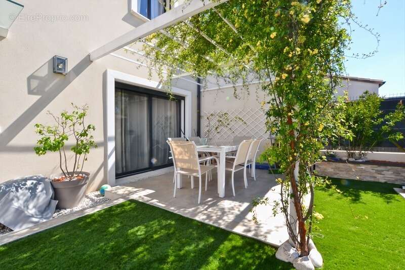 Maison à ESPONDEILHAN