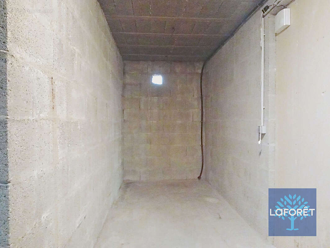 Commerce à LA FERRIERE