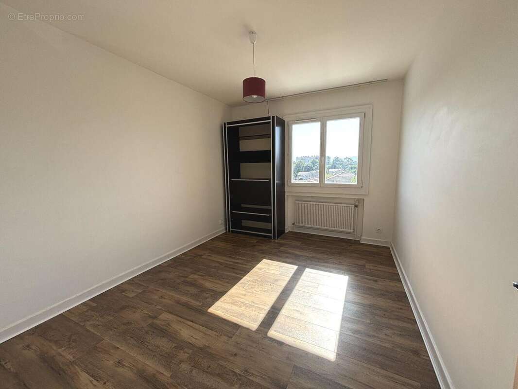 Appartement 99 m² à Romans-Sur-Isere  - photo 7