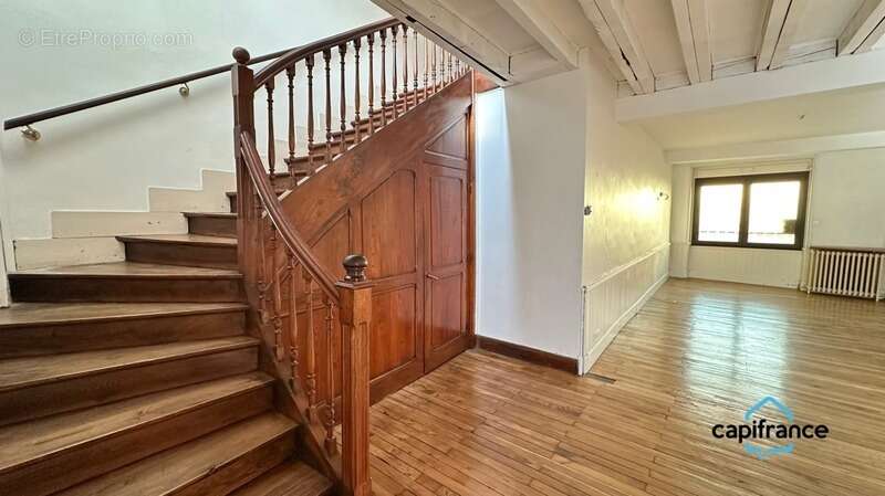 Maison à SAINT-SULPICE