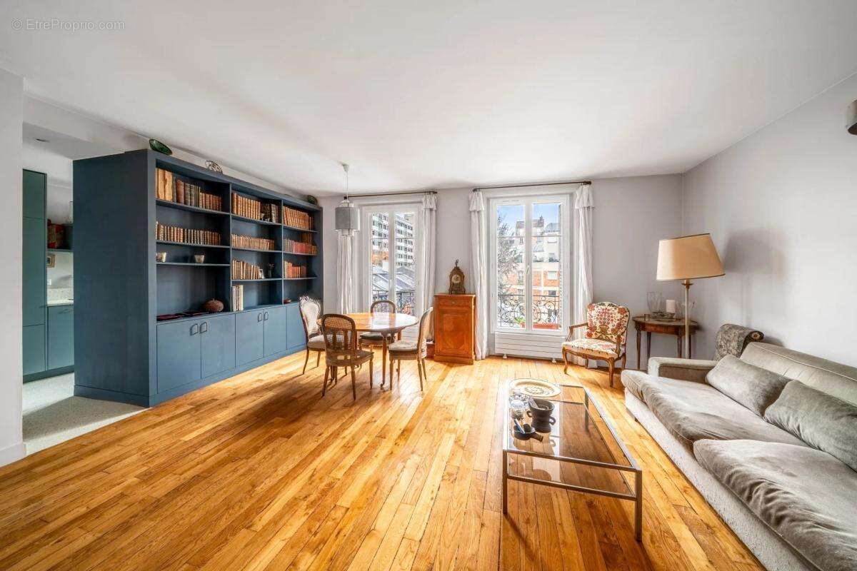 Appartement à PARIS-14E