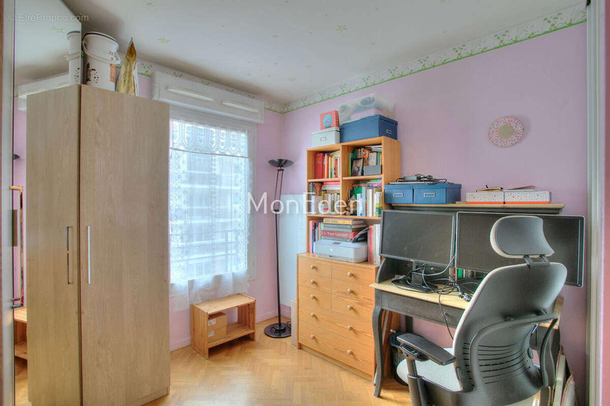 Appartement à COURBEVOIE