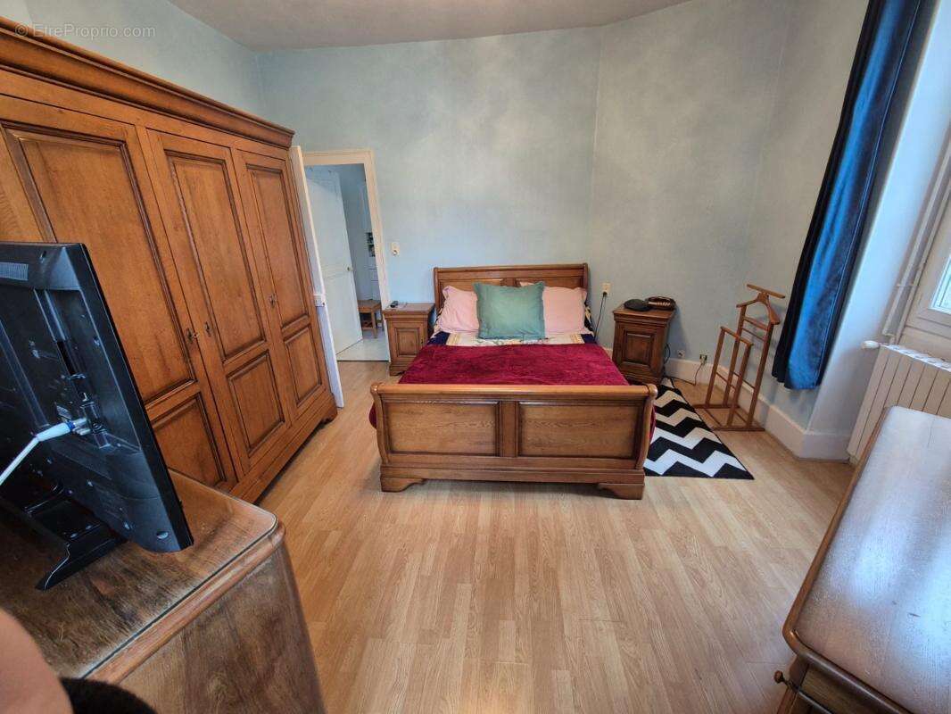 Maison à MONTGIVRAY