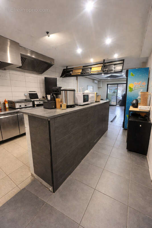 Commerce à MARSEILLE-11E