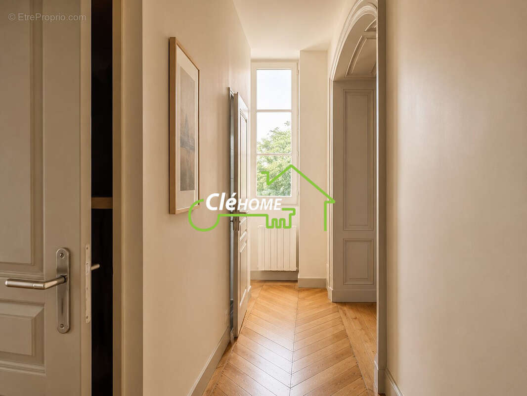 Appartement à EVEUX