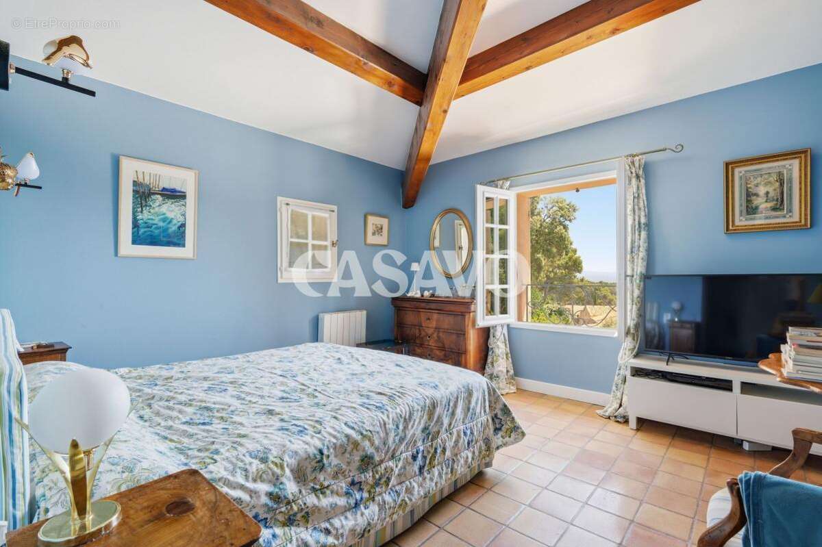 Vente Villa 8 pièces de 272m² - 13100 Saint-Marc-Jaumegarde - photo 20
