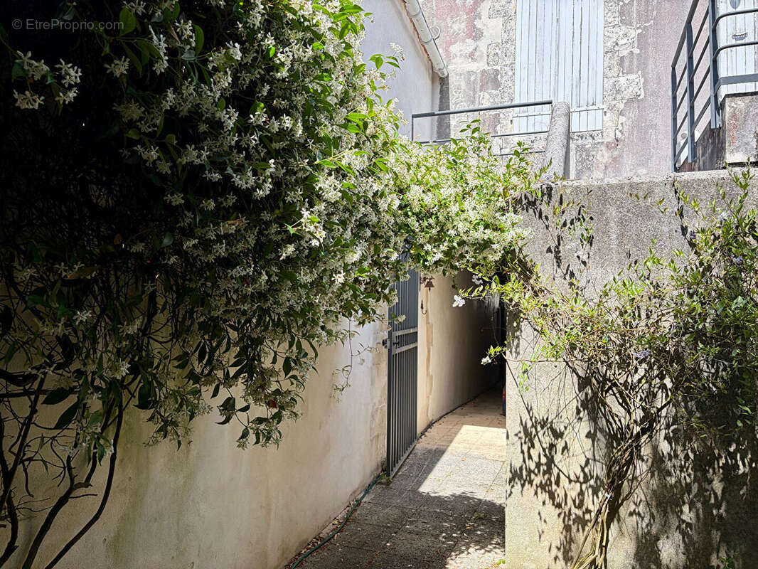 Appartement à LA FLOTTE