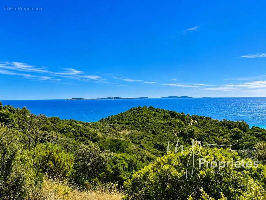 Terrain à RAYOL-CANADEL-SUR-MER