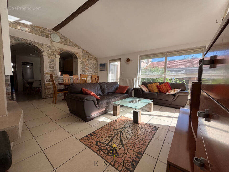 Maison à BUISSONCOURT