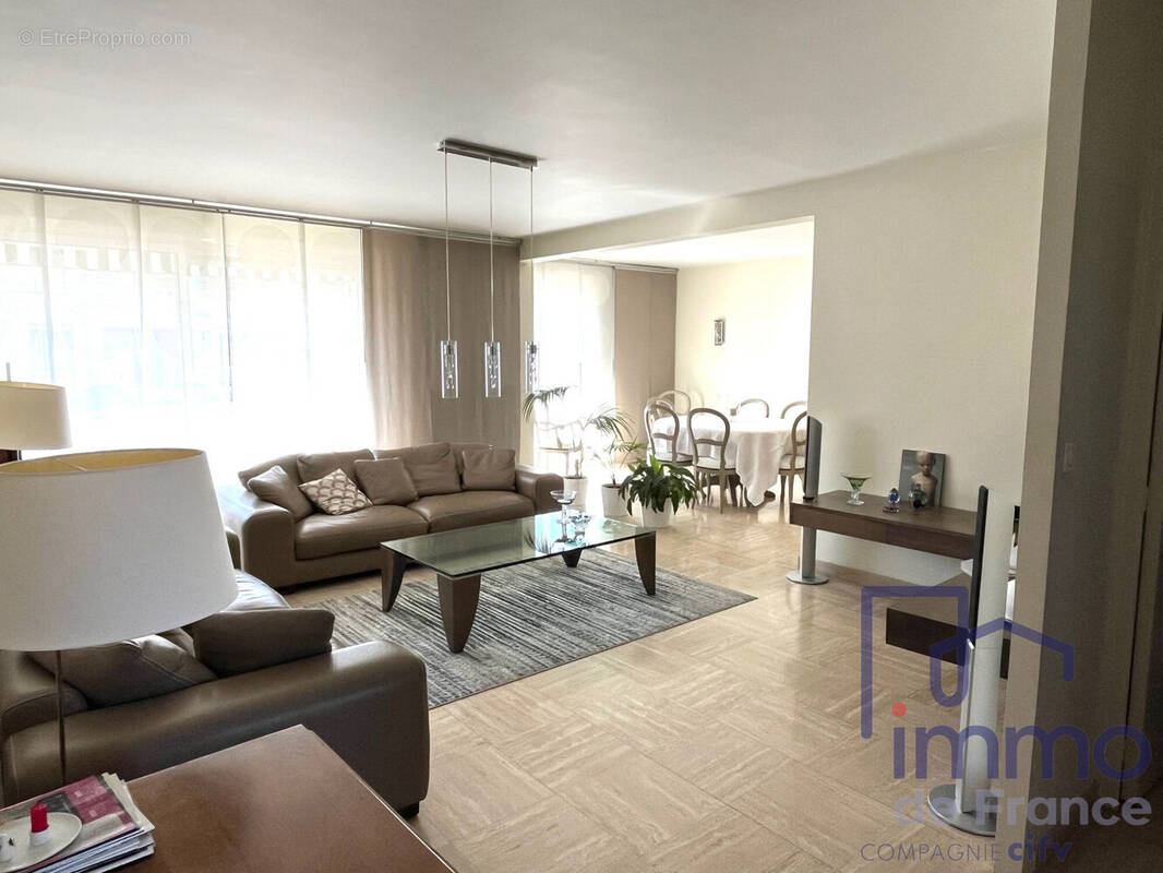 Appartement à SAINT-ETIENNE