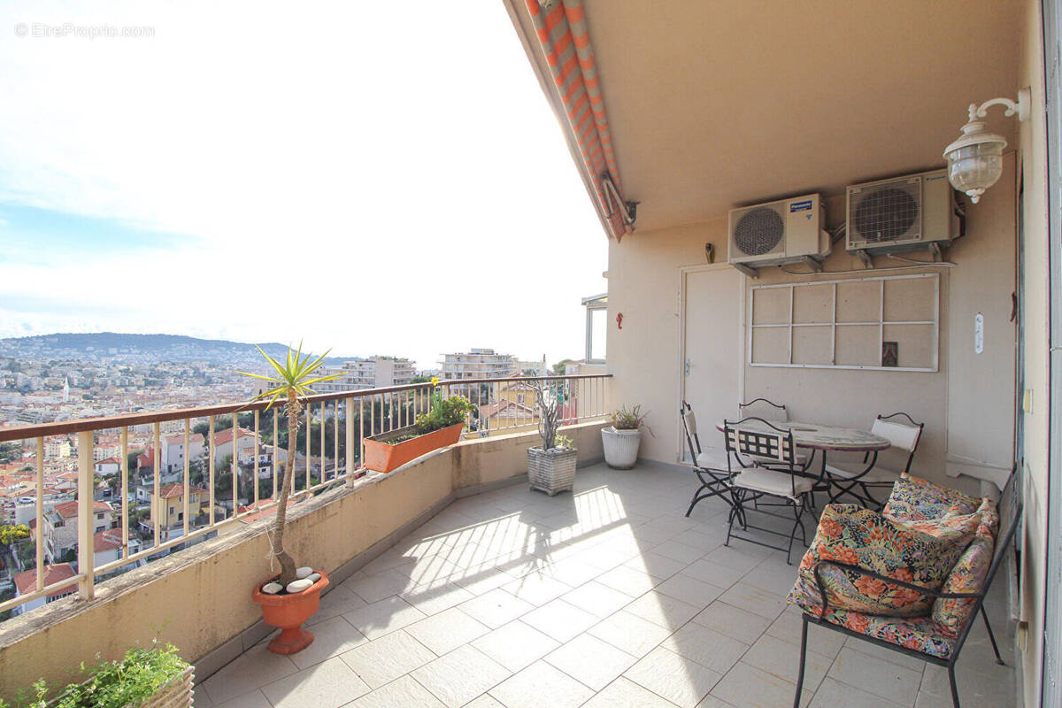 Appartement à NICE