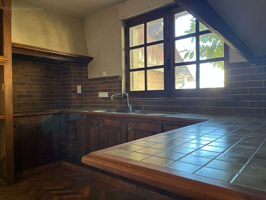 Maison à POUILLEY-LES-VIGNES