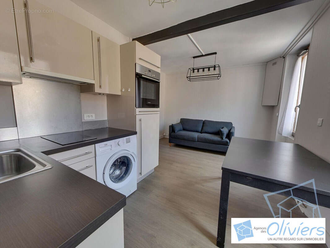 Appartement à DAMPIERRE-EN-YVELINES