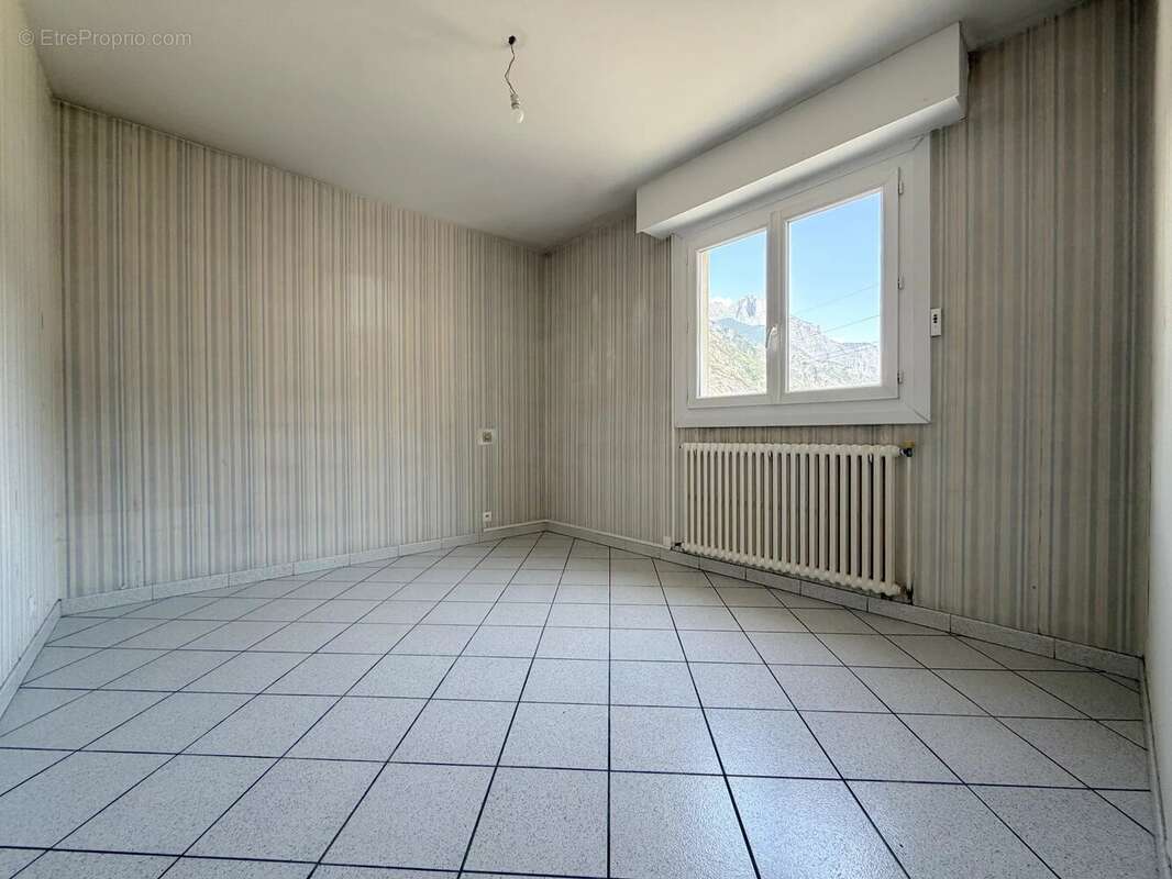 Appartement à SAINT-JEAN-DE-MAURIENNE