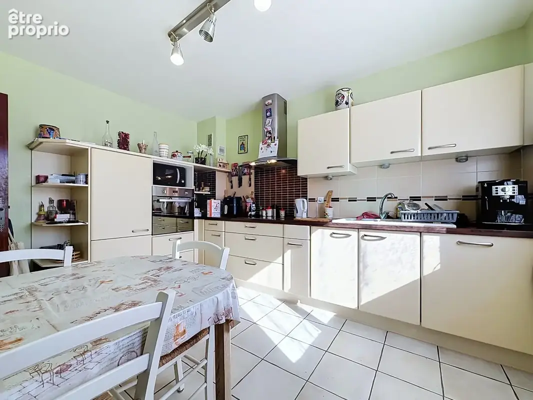 JUVIGNAC (34) - LA PLAINE : Maison à vendre 9 pièces 212 m2 divisée en deux appartements - terrain de 423 m2 - Garage - Terrasse - photo 6