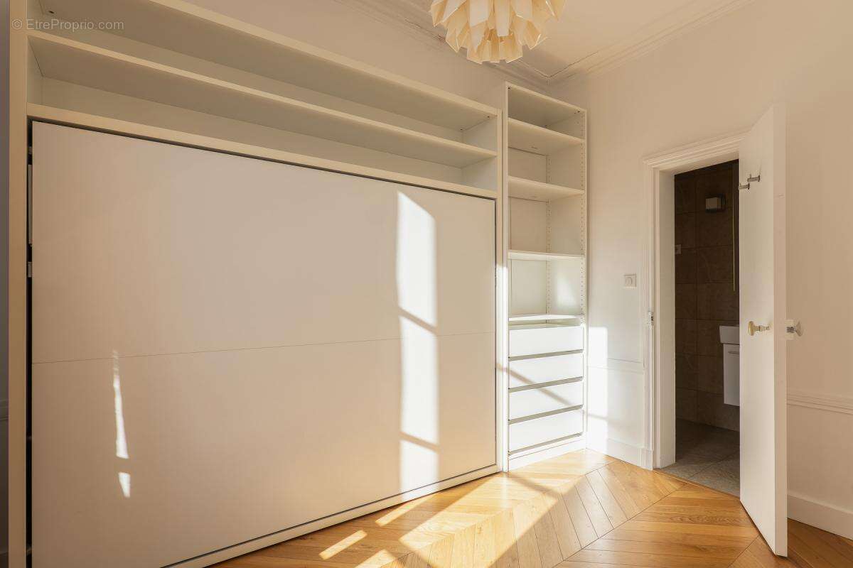 Appartement à PARIS-1E